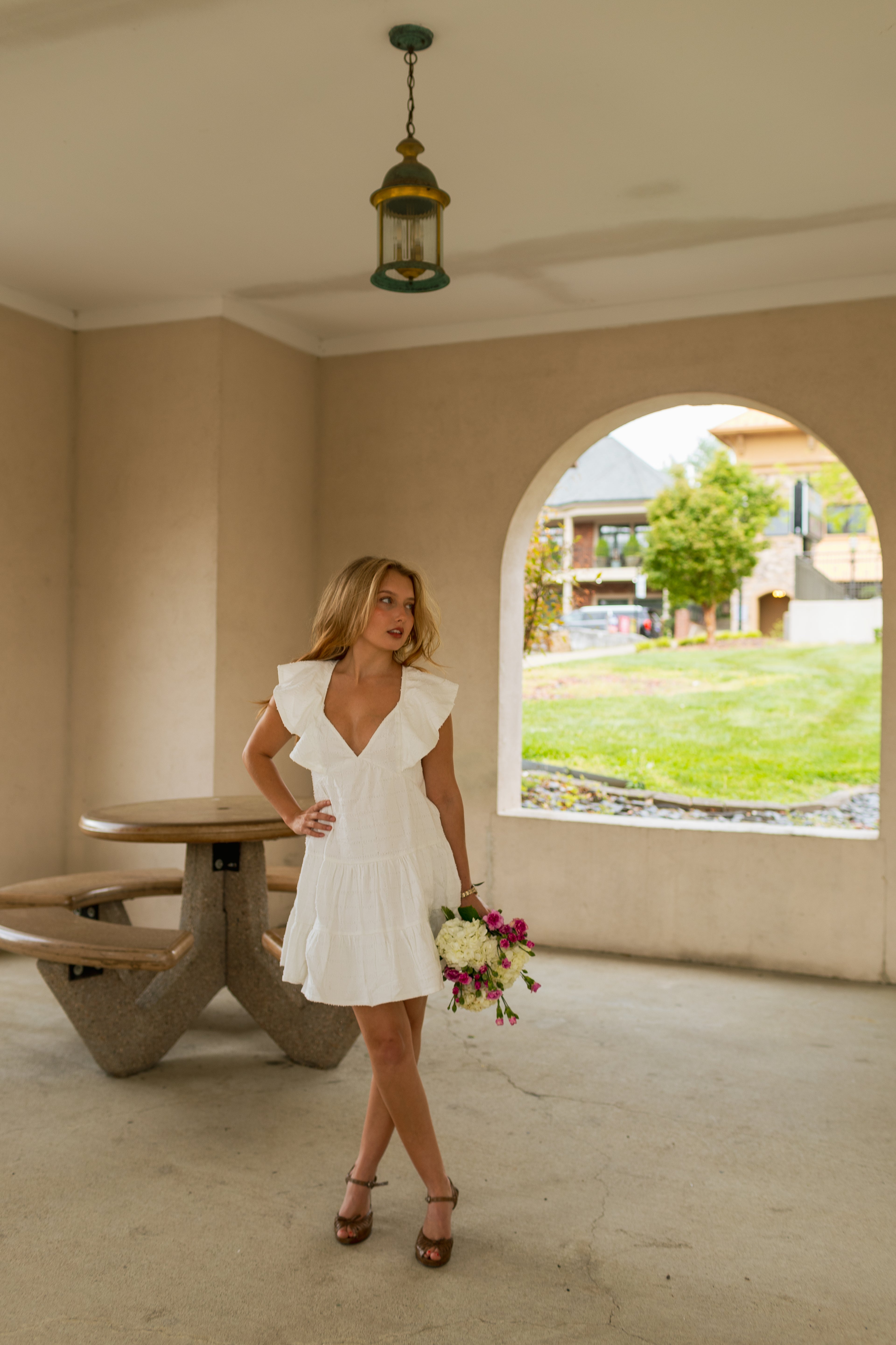 RUFFLE SLEEVE MINI DRESS: WHITE