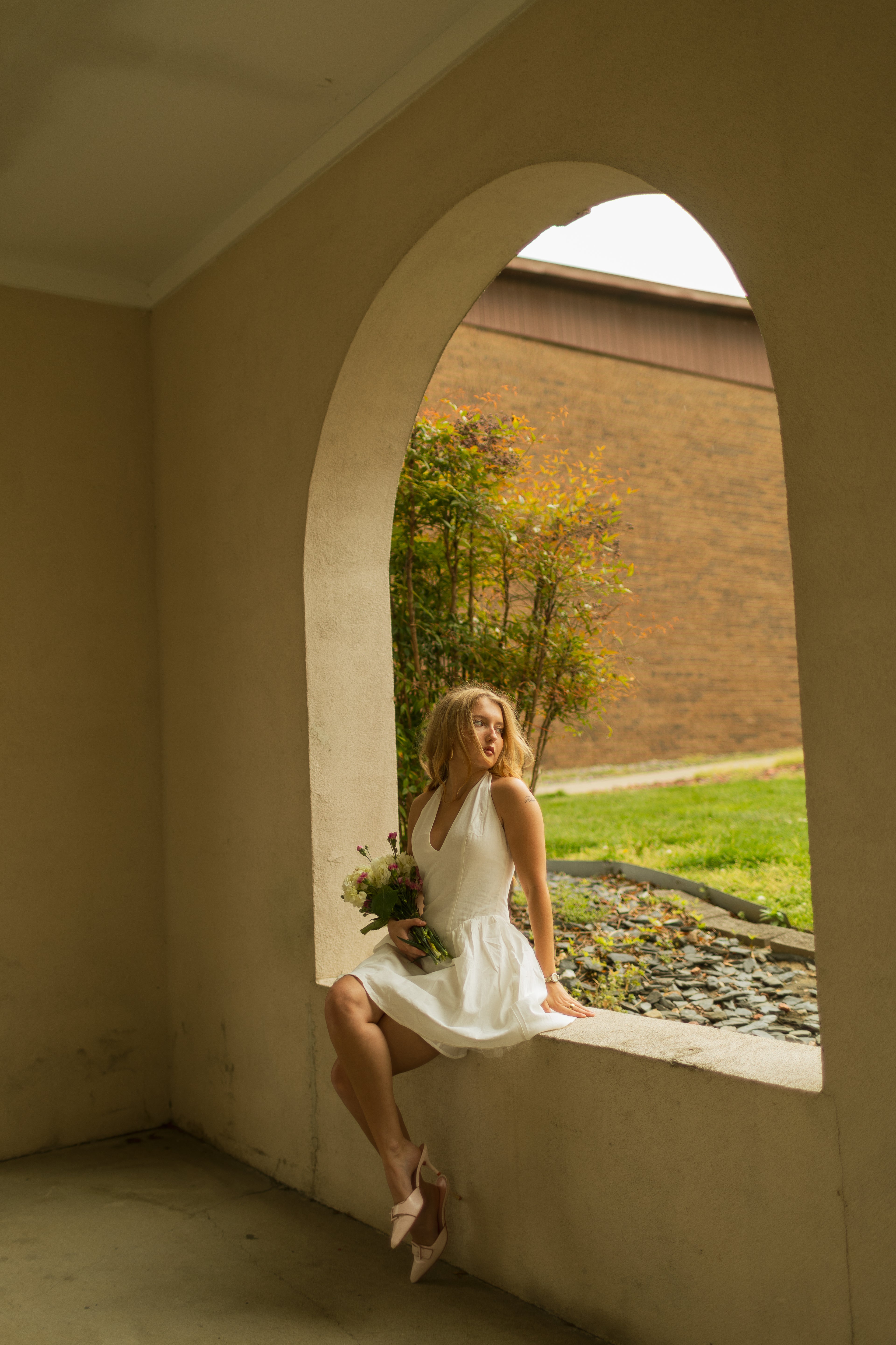 HALTER BUBBLY MINI DRESS: WHITE