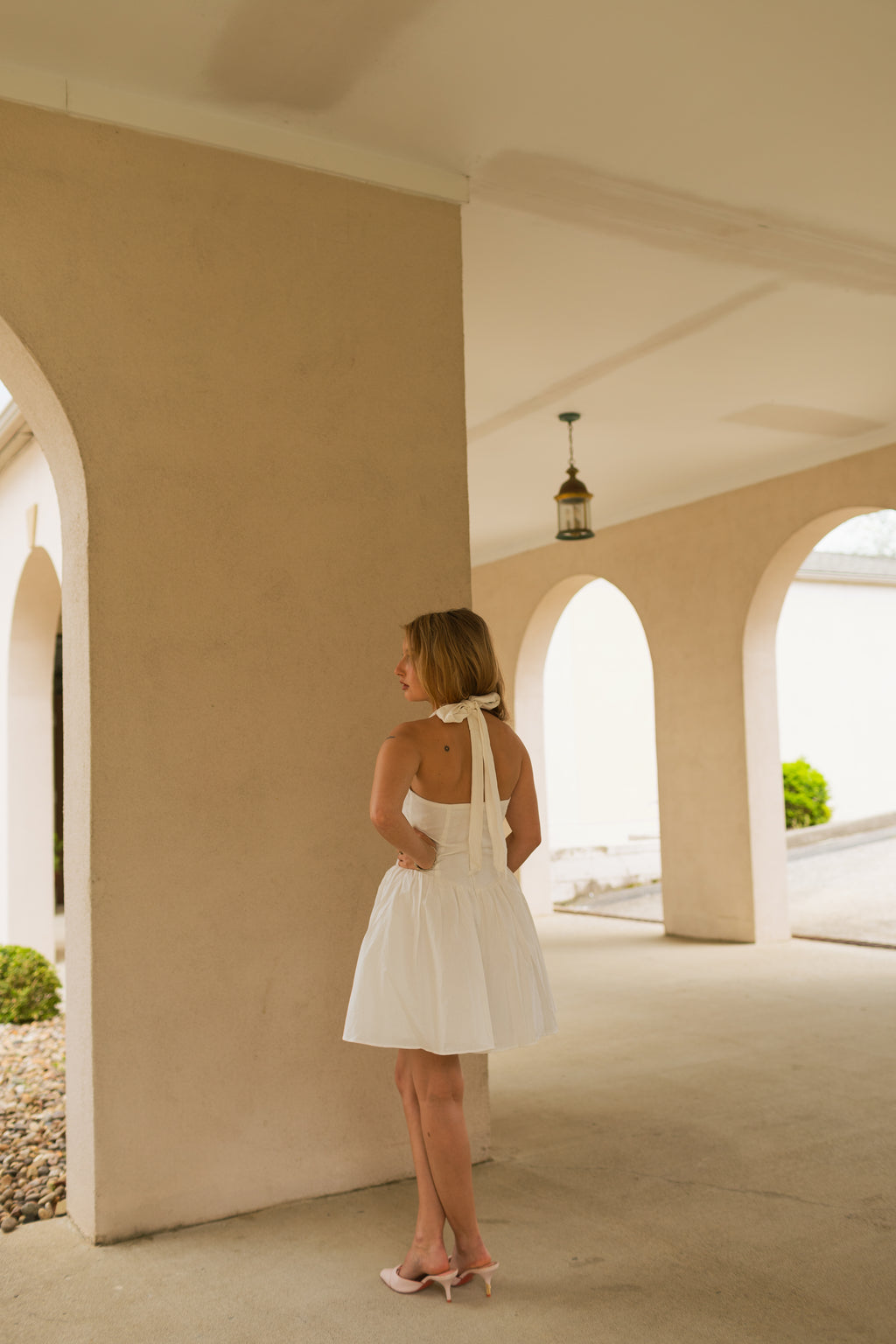 HALTER BUBBLY MINI DRESS: WHITE
