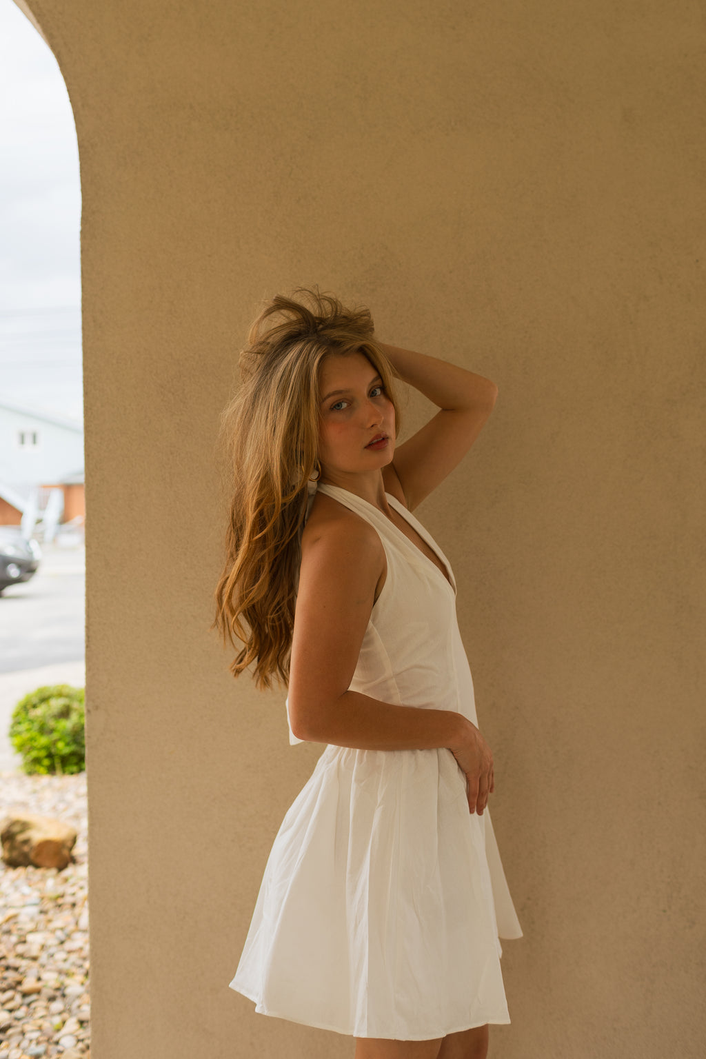 HALTER BUBBLY MINI DRESS: WHITE