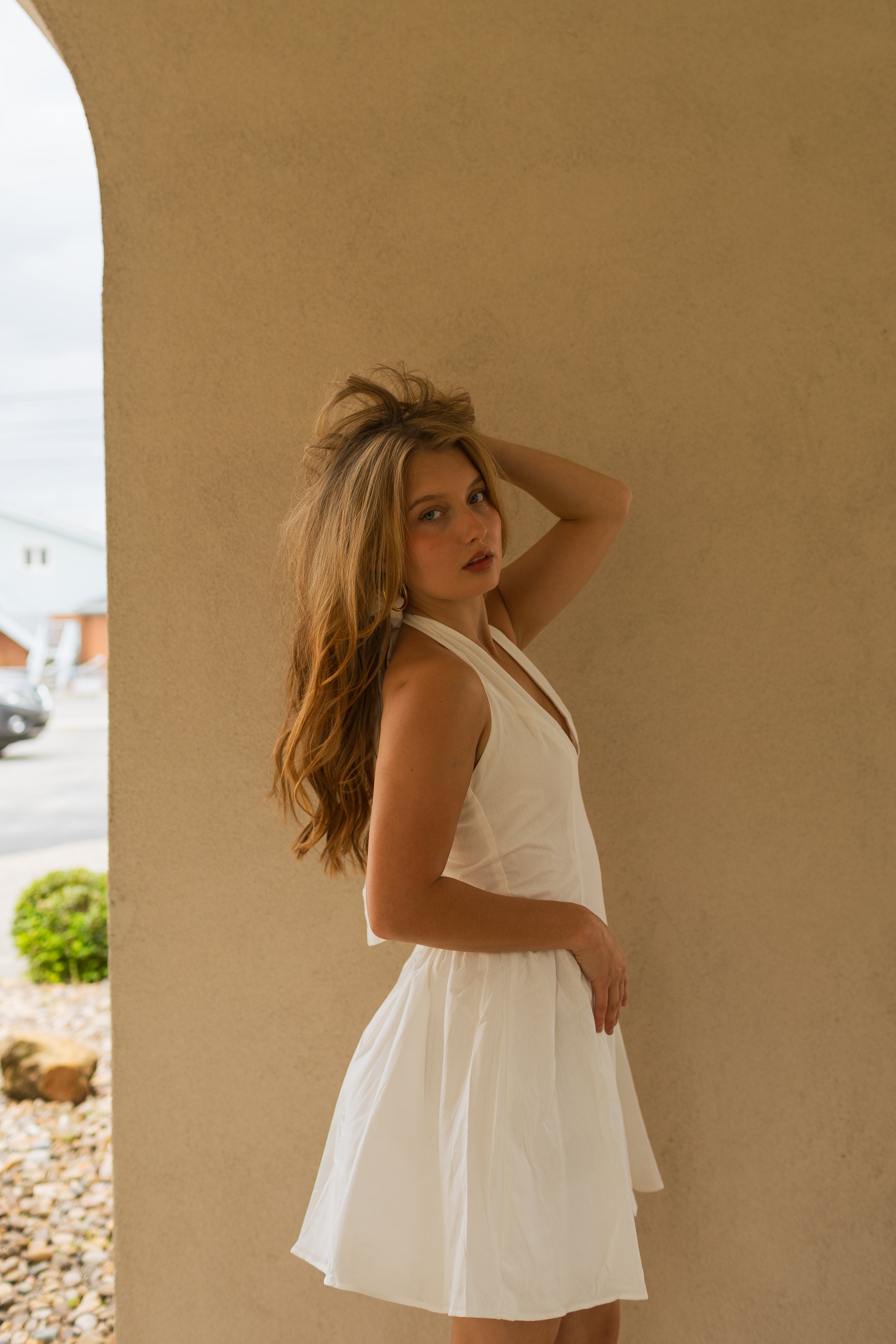 HALTER BUBBLY MINI DRESS: WHITE