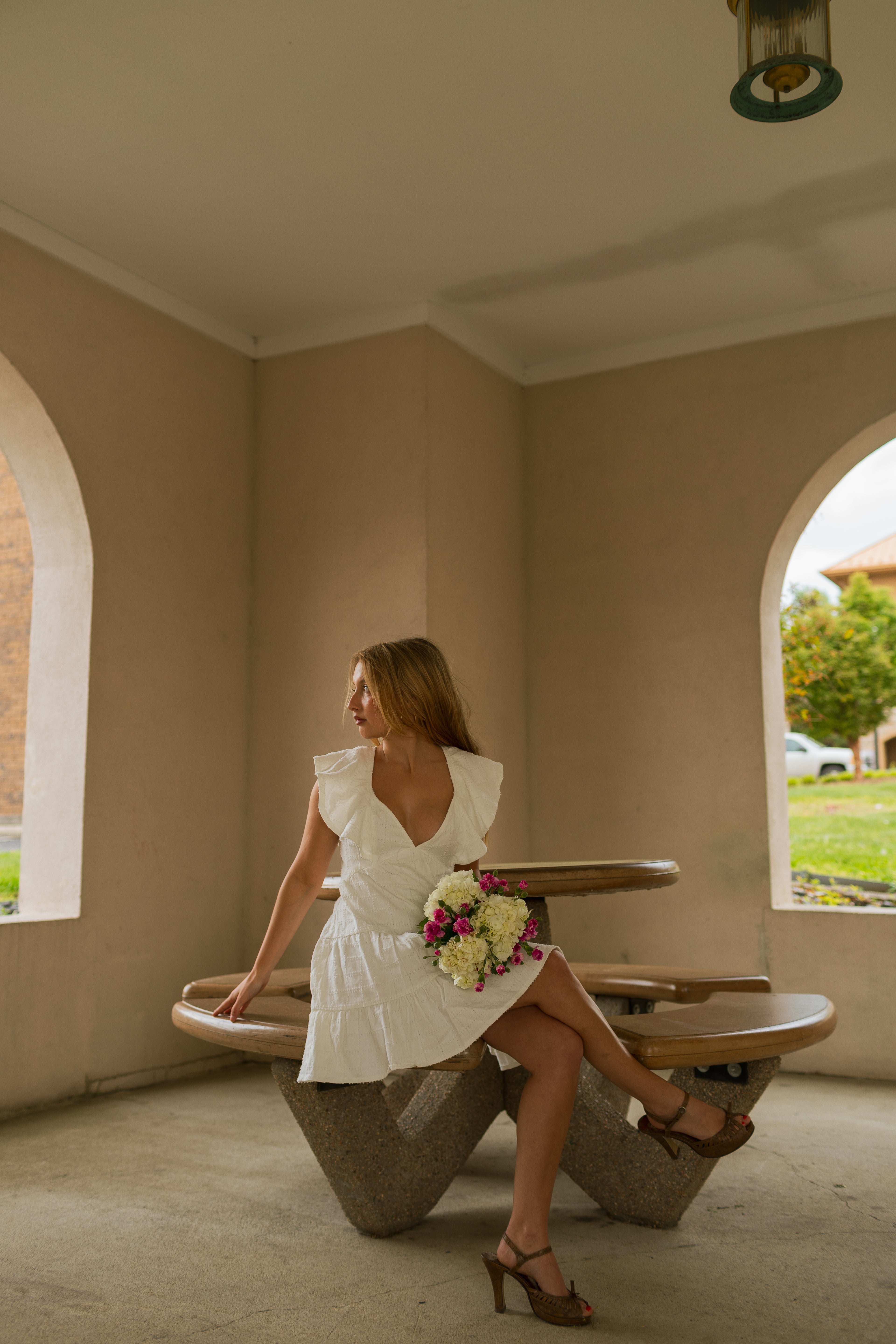 RUFFLE SLEEVE MINI DRESS: WHITE