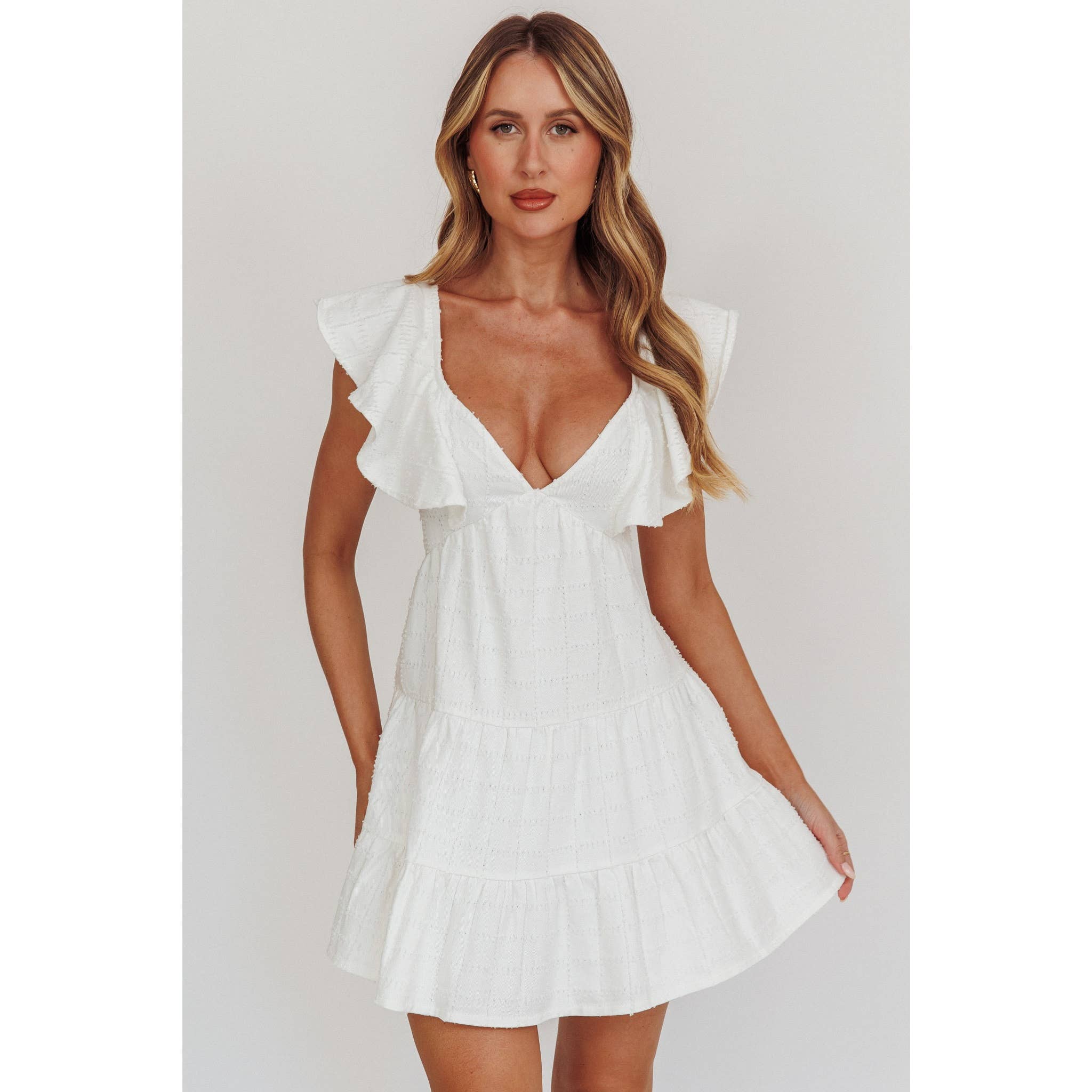 RUFFLE SLEEVE MINI DRESS: WHITE